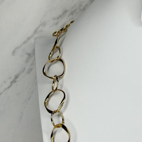 Twisted Chain Link Gold Tone Toggle Necklace - Picture 5 of 8